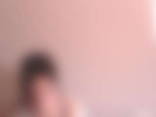 Live cam show with curvymilfshake - Twerking on SmokeAndPoke