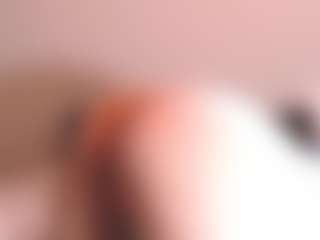 Live cam show with curvymilfshake - Moaning on fapnchat