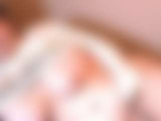 Live cam show with curvymilfshake - Green Eyes on Uber Horny
