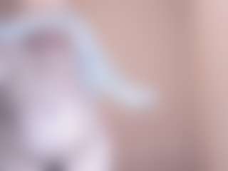 Live cam show with curvymilfshake - Moaning on live.xheat.ai