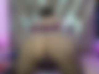 Live cam show with lilith-torres - Striptease on Pornisteam.com