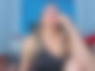 Live cam show with AliceDuboiss - Gamer Mature on Chatstar