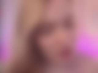 Live cam show with Genne - Dildo on Uber Horny