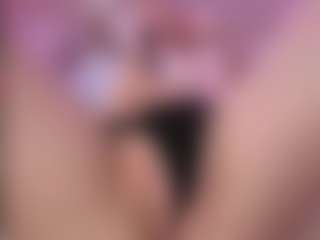 Live cam show with Genne - Sexy on Camsoda