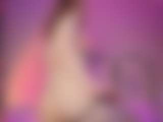 Live cam show with Genne - Cute on Milfs Live