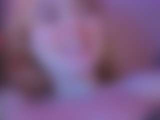 Live cam show with Genne - White on Camming Site