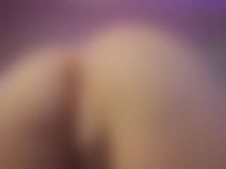 Live cam show with Genne - Lush Blonde Hair on Milfs Live