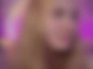 Live cam show with Genne - Petite on boobsie.com