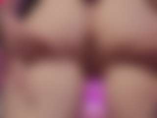 Live cam show with Genne - Small Tits on boobsie.com