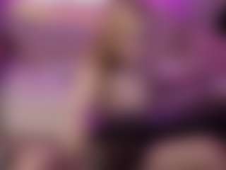 Live cam show with Genne - Petite on Sweet Sext