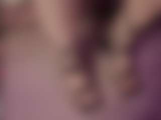 Live cam show with Genne - Brown Hair on TastyBlacksLive