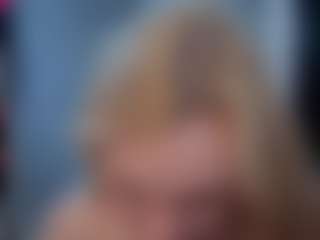 Live cam show with Genne - Oil on Camsoda