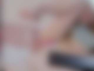 Live cam show with Genne - Blue Eyes on Camsoda