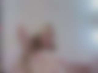 Live cam show with Genne - Spank Brown Hair on Camsoda