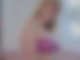 Live cam show with Genne - Blowjob Brown Hair on madthumbs