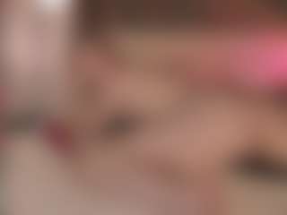 Live cam show with Genne - Shaved Pussy on Camsoda