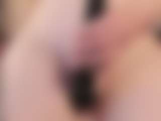 Live cam show with Genne - Control on CamSextacy