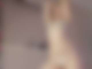 Live cam show with Genne - Brown Hair on Camsoda
