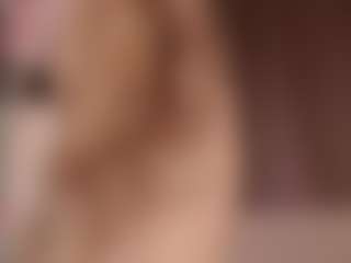 Live cam show with Genne - Petite on Camsoda