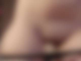 Live cam show with Genne - Blue Eyes on CamClone