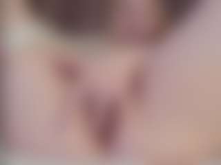 Live cam show with Genne - Solo on Dolls Live