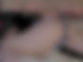 Live cam show with Genne - Solo on liverealitysex.com
