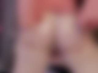 Live cam show with Genne - Blue Eyes on SpunkLive