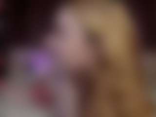 Live cam show with Genne - Small Tits Brown Hair on alttransgirls