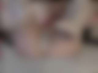 Live cam show with Genne - Petite on Pornisteam.com