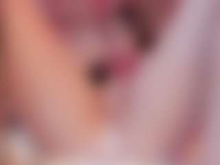 Live cam show with Genne - Oil on Camsoda
