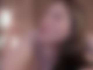 Live cam show with Genne - Cute on CamwithHer