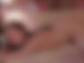 Spettacolo in cam dal vivo con Genne - Skinny su Camsoda
