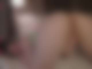 Live cam show with Genne - Blue Eyes on madthumbs