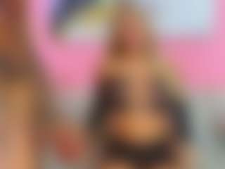Live cam show with Susi-and-mat - Athletic Shaved Pussy on Camsoda