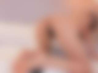 Live cam show with AnahinClar - Flashing on AdultVida.com