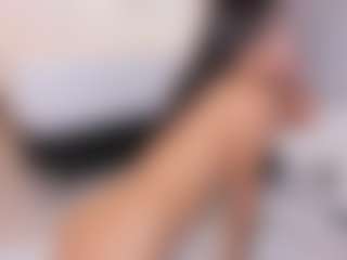 Live cam show with AnahinClar - Oil on xplaylive.com