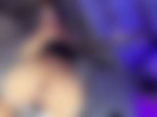 GiaFerrara's Live Sex Cam Show