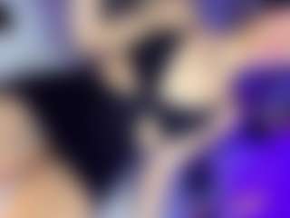 GiaFerrara's Live Sex Cam Show