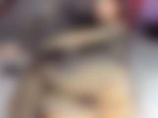 Live cam show with GiaFerrara - Smoking on Soda Cam