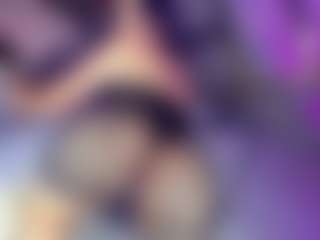 GiaFerrara's Live Sex Cam Show