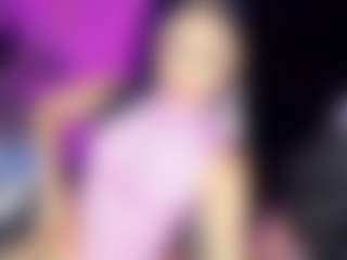 GiaFerrara's Live Sex Cam Show