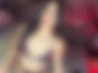 Live cam show with GiaFerrara - Lean on Camsoda