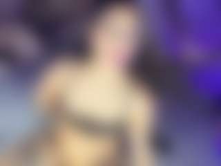 Live cam show with GiaFerrara - Teen (18+) on Stripli.com