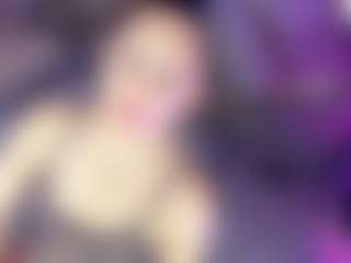 GiaFerrara's Live Sex Cam Show