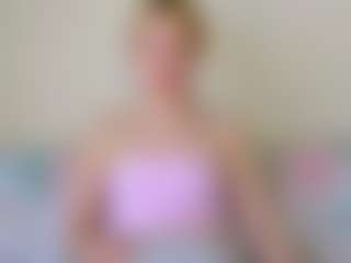 Kathrynn18's Live Sex Cam Show