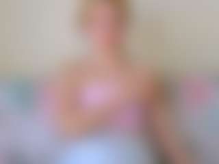 Live cam show with Kathrynn18 - Tiny Tits on Camsoda
