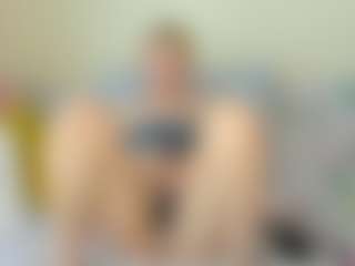 Kathrynn18's Live Sex Cam Show