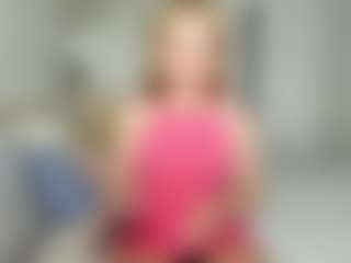 Live cam show with Kathrynn18 - Striptease on Camming Site