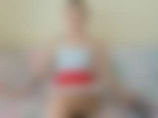 Live cam show with Kathrynn18 - Petite Teen (18+) on SpunkLive