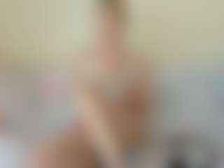 Kathrynn18's Live Sex Cam Show